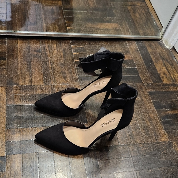 Black pumps - Picture 3 of 3